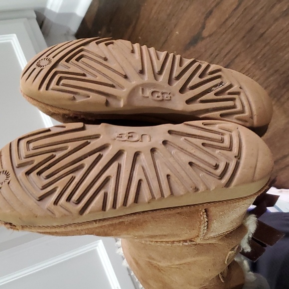 UGG Bailey Bows - Picture 3 of 5